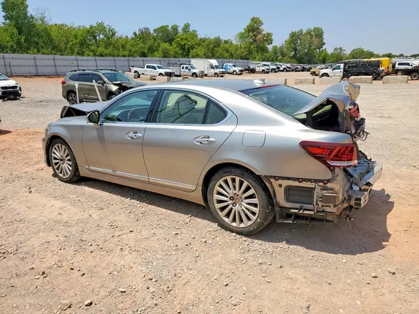 JTHCL5EF2G5027520 2016 LEXUS LS - Image 2