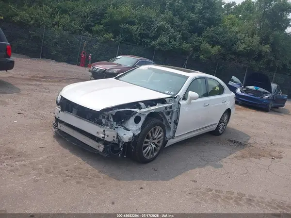 JTHCL5EF4G5027003 2016 LEXUS LS - Image 2