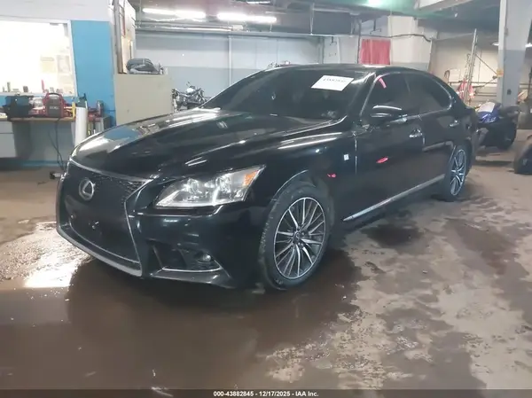 JTHCL5EF4G5027096 2016 LEXUS LS - Image 2
