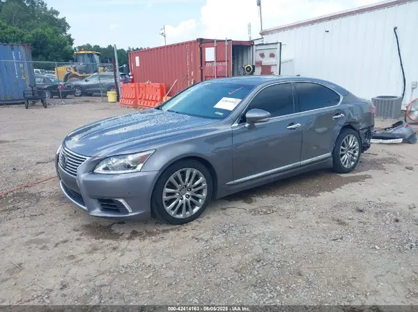 JTHCL5EF5G5027351 2016 LEXUS LS - Image 2