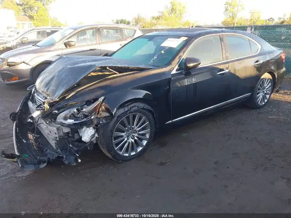 JTHCL5EF8G5027165 2016 LEXUS LS - Image 2