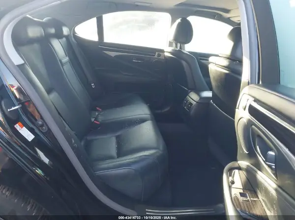 JTHCL5EF8G5027165 2016 LEXUS LS - Image 8