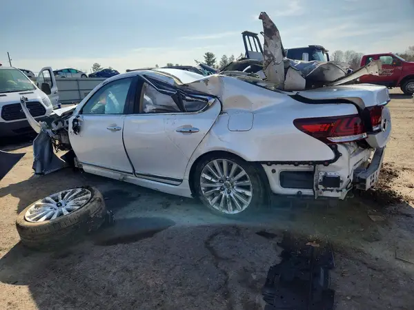 JTHCL5EF8H5028821 2017 LEXUS LS - Image 2
