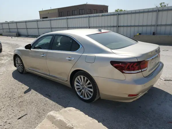 JTHCL5EFXG5026356 2016 LEXUS LS - Image 2