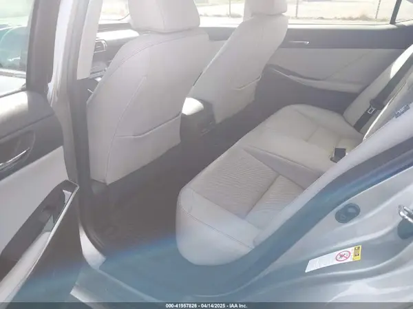 JTHCM1D20G5002300 2016 LEXUS IS - Image 8