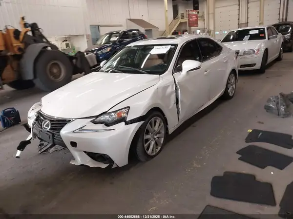 JTHCM1D20G5002717 2016 LEXUS IS - Image 2