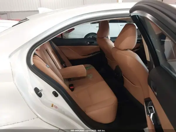 JTHCM1D20G5002717 2016 LEXUS IS - Image 8