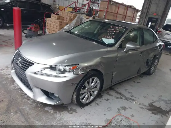 JTHCM1D20G5009229 2016 LEXUS IS - Image 2