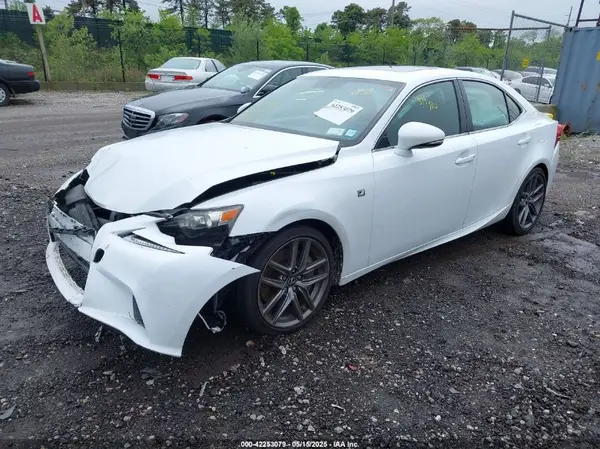 JTHCM1D20G5010428 2016 LEXUS IS - Image 2