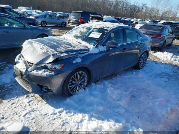JTHCM1D20G5010834 2016 LEXUS IS - Image 2