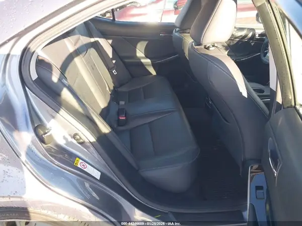JTHCM1D20G5010834 2016 LEXUS IS - Image 8