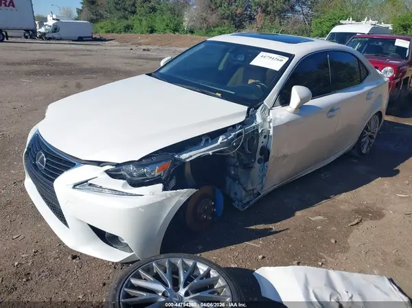 JTHCM1D20G5013748 2016 LEXUS IS - Image 2