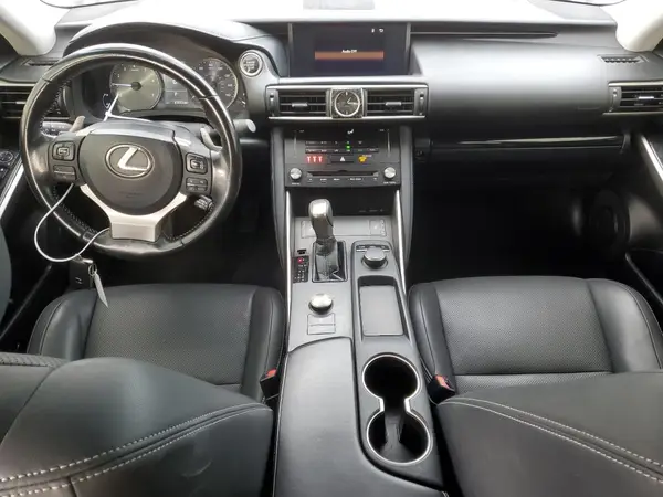 JTHCM1D20H5023228 2017 LEXUS IS - Image 8