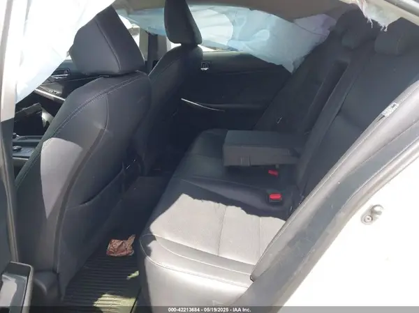 JTHCM1D21G5003441 2016 LEXUS IS - Image 8