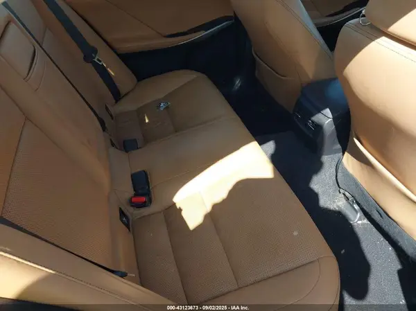 JTHCM1D21G5010681 2016 LEXUS IS - Image 8