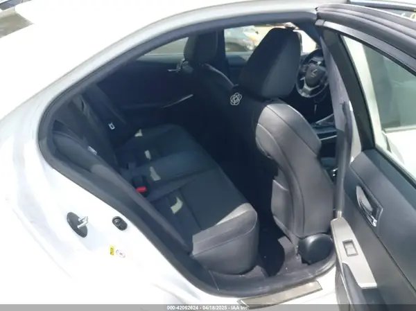 JTHCM1D21G5013662 2016 LEXUS IS - Image 8