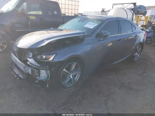 JTHCM1D21H5020175 2017 LEXUS IS - Image 2
