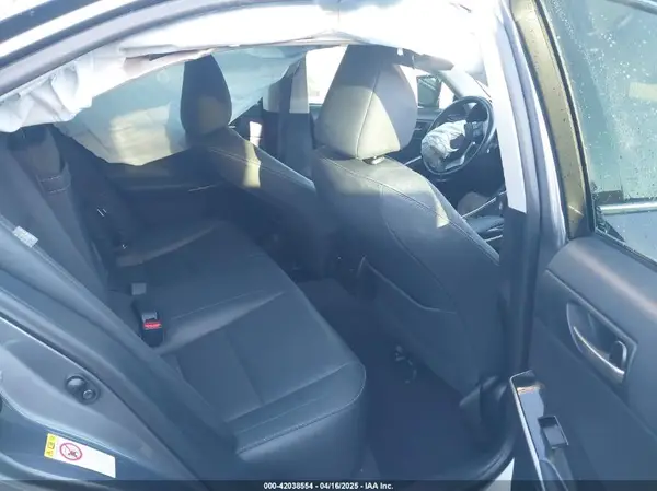 JTHCM1D21H5020175 2017 LEXUS IS - Image 8