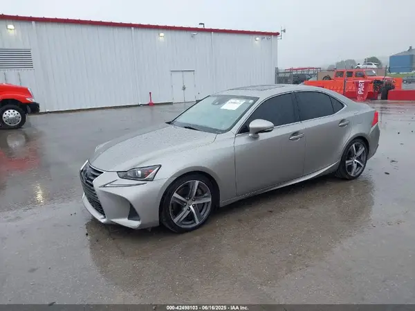 JTHCM1D21H5023013 2017 LEXUS IS - Image 2