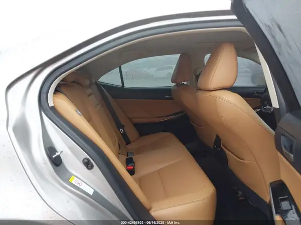 JTHCM1D21H5023013 2017 LEXUS IS - Image 8