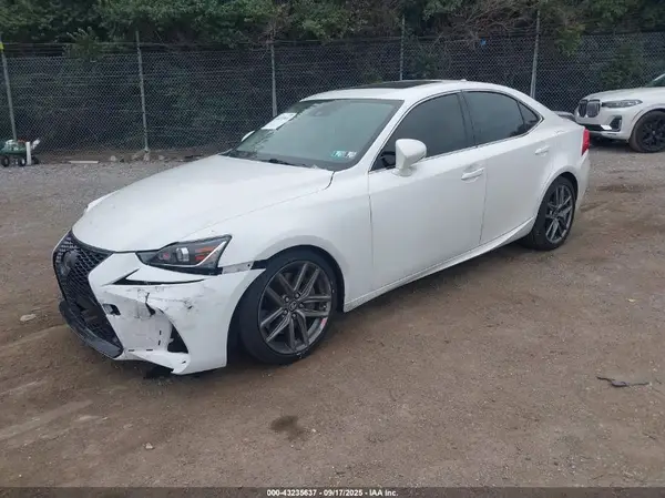 JTHCM1D21H5023903 2017 LEXUS IS - Image 2