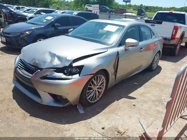JTHCM1D22G5008258 2016 LEXUS IS - Image 2