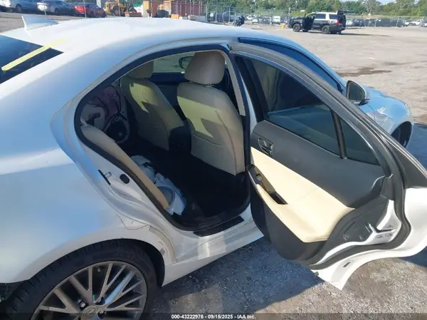 JTHCM1D22G5014898 2016 LEXUS IS - Image 8