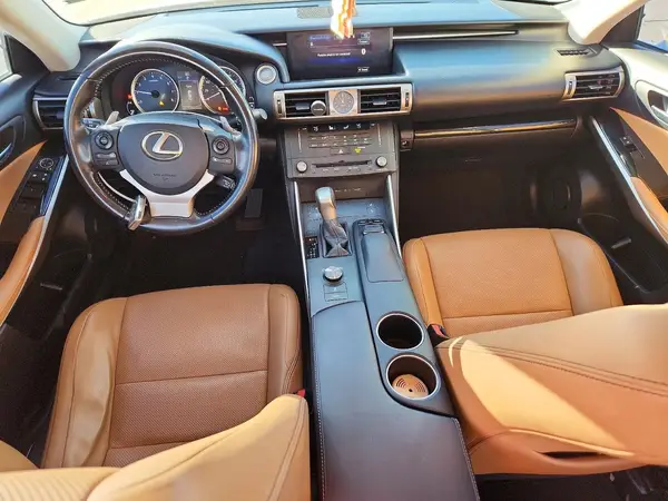 JTHCM1D23G5010374 2016 LEXUS IS - Image 8