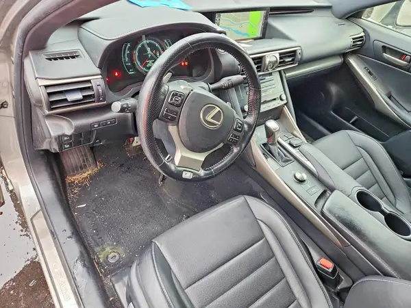 JTHCM1D23H5023076 2017 LEXUS IS - Image 8