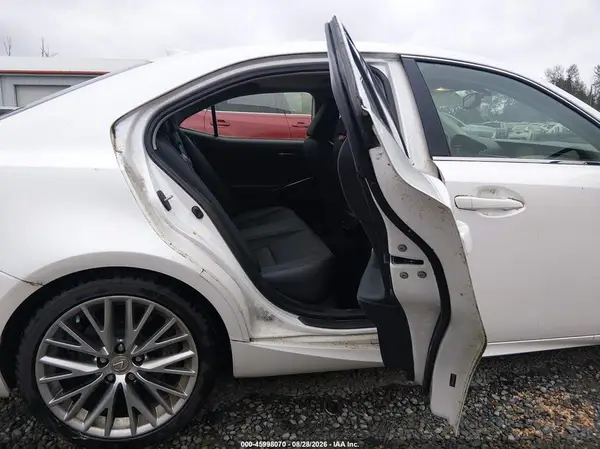 2016 LEXUS IS auction photo 8
