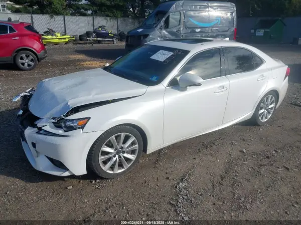 JTHCM1D24G5011260 2016 LEXUS IS - Image 2