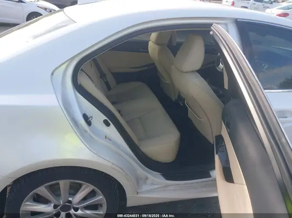 JTHCM1D24G5011260 2016 LEXUS IS - Image 8