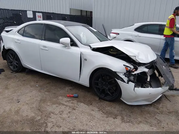 JTHCM1D24G5014837 2016 LEXUS IS - Image 1