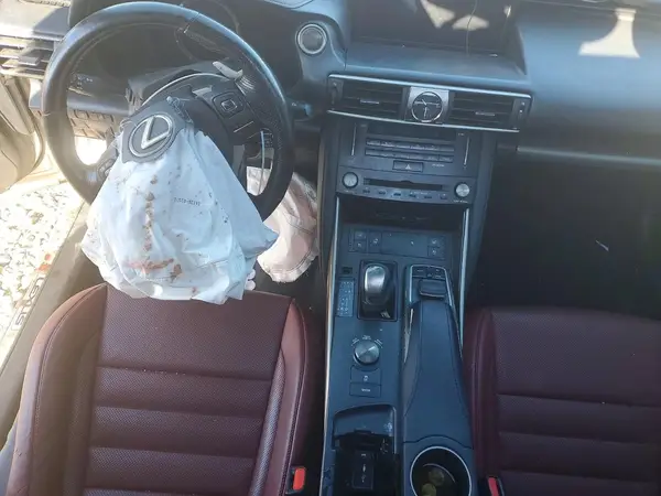 JTHCM1D24H5016444 2017 LEXUS IS - Image 8