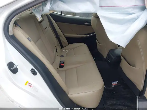 JTHCM1D24H5016900 2017 LEXUS IS - Image 8