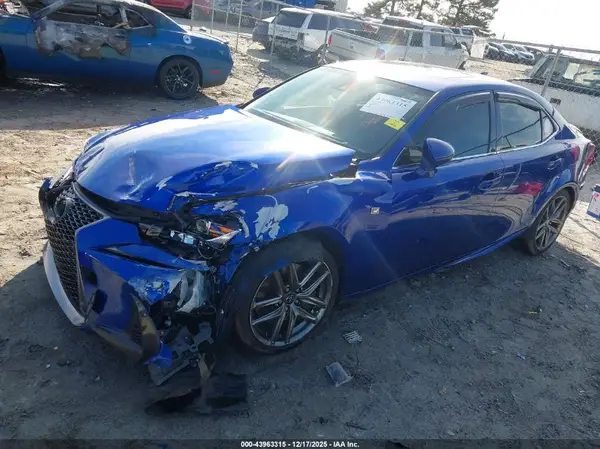 JTHCM1D24H5019134 2017 LEXUS IS - Image 2