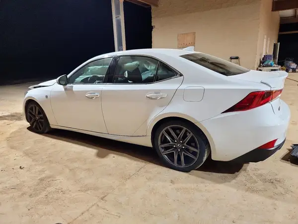 JTHCM1D24H5021238 2017 LEXUS IS - Image 2