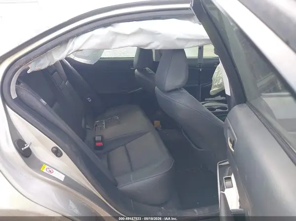 JTHCM1D24H5022602 2017 LEXUS IS - Image 8