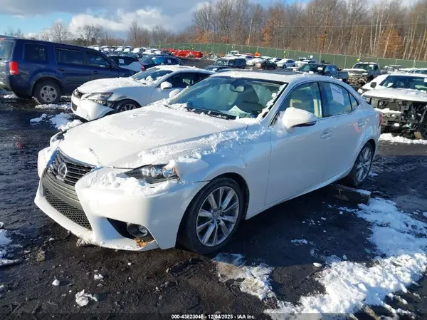 JTHCM1D25G5002342 2016 LEXUS IS - Image 2