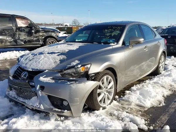 JTHCM1D25G5006357 2016 LEXUS IS - Image 2