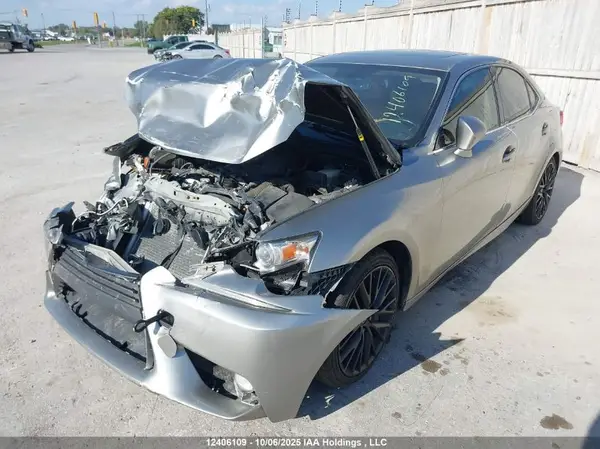 JTHCM1D25G5013759 2016 LEXUS IS - Image 2