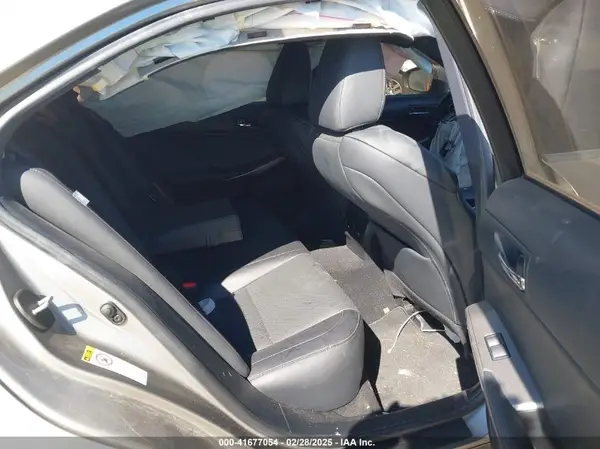 JTHCM1D25G5014040 2016 LEXUS IS - Image 8