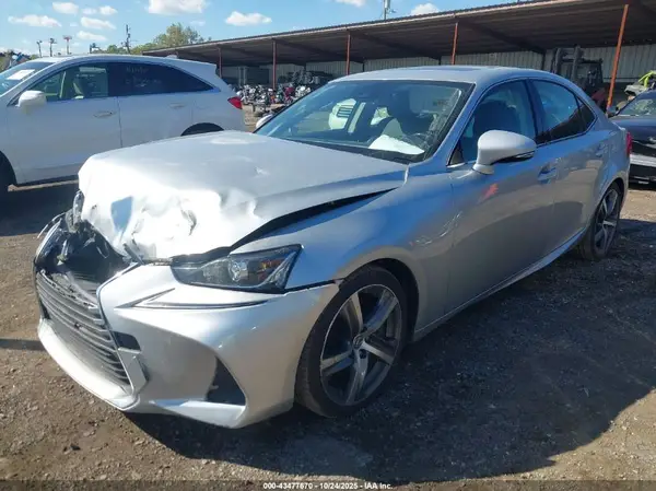 JTHCM1D25H5015528 2017 LEXUS IS - Image 2