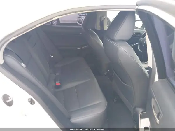 JTHCM1D25H5018316 2017 LEXUS IS - Image 8