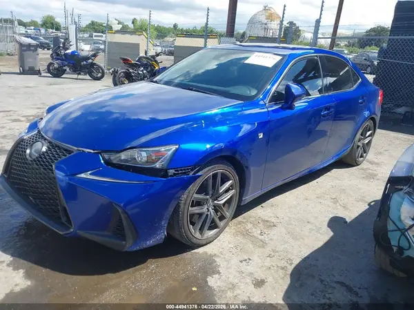 JTHCM1D25H5020115 2017 LEXUS IS - Image 2