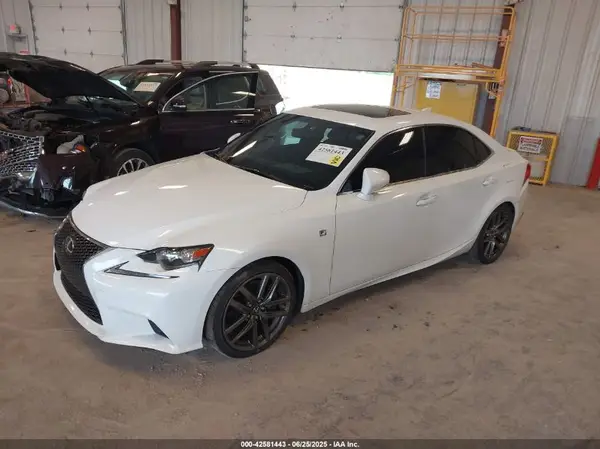 JTHCM1D26G5011406 2016 LEXUS IS - Image 2