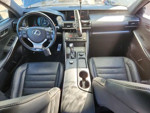JTHCM1D26H5019328 2017 LEXUS IS - Image 8