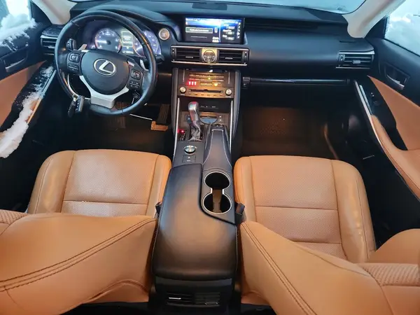 JTHCM1D26H5021550 2017 LEXUS IS - Image 8