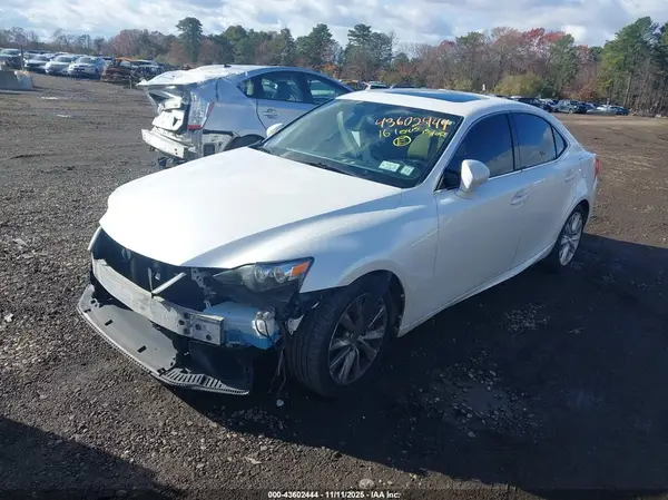 JTHCM1D27G5009759 2016 LEXUS IS - Image 2