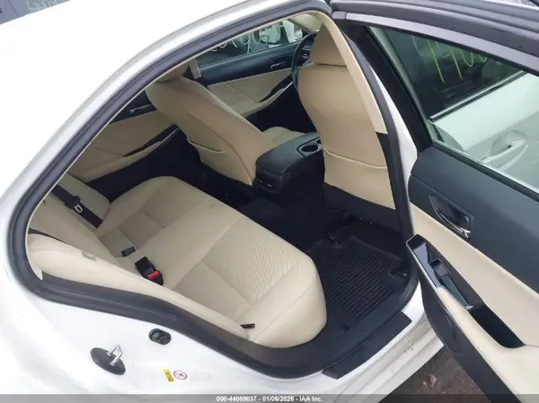 JTHCM1D27G5010670 2016 LEXUS IS - Image 8